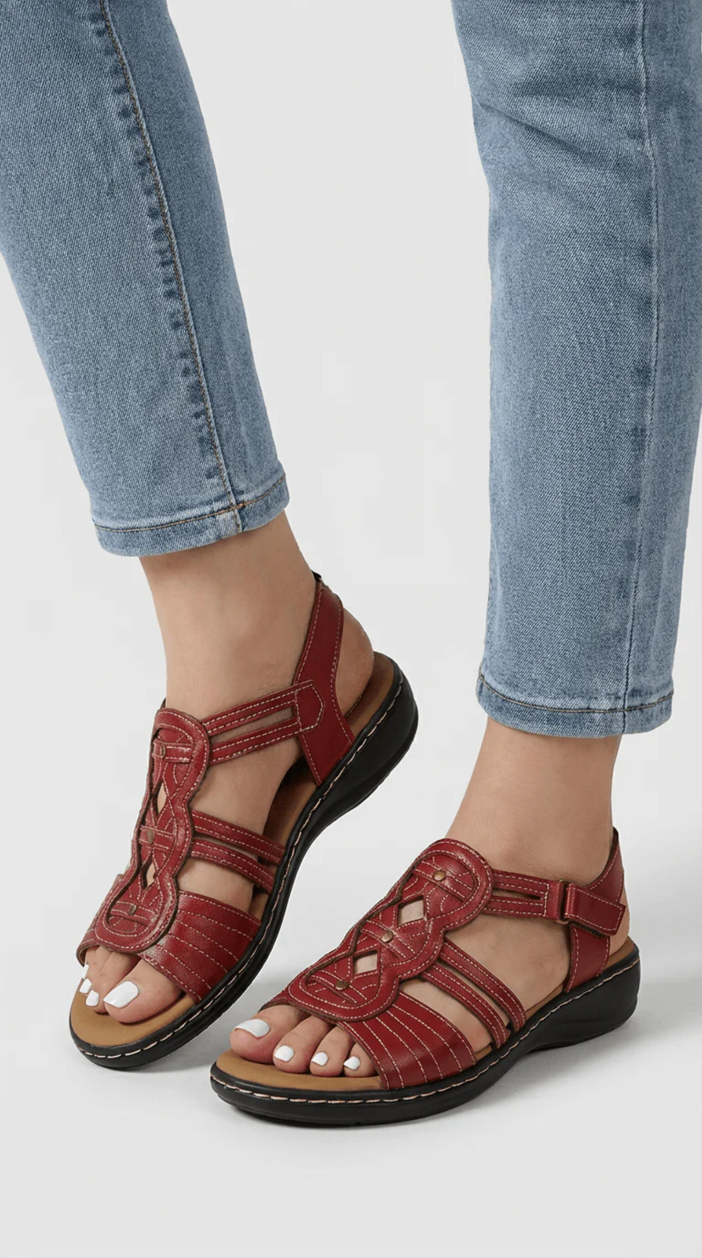 Women’s comfort sandal with cut-out details
