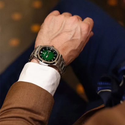 Men’s Integrated Bracelet Watch – Blue Textured Dial & Date Display (Quartz)