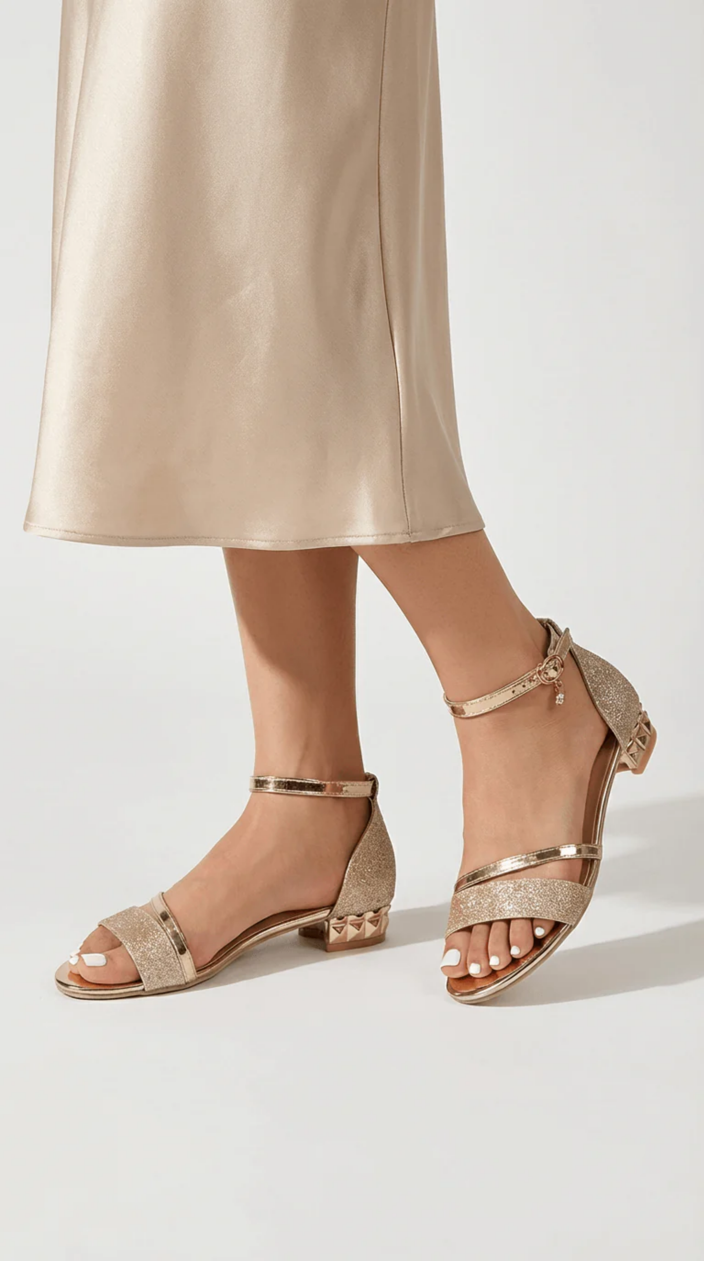 Women’s Block Heel Sandals with Ankle Strap – Modern Elegance